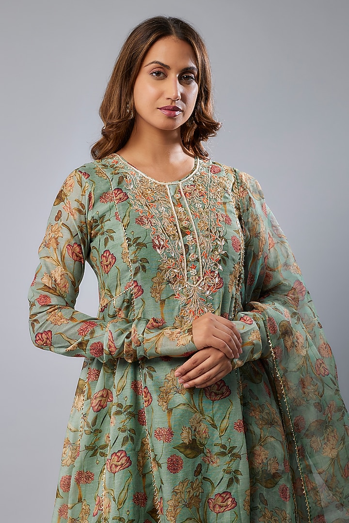 Mint Green Chanderi Hand Embroidered Kurta Set by Yuvrani Jaipur at Pernia's Pop Up Shop