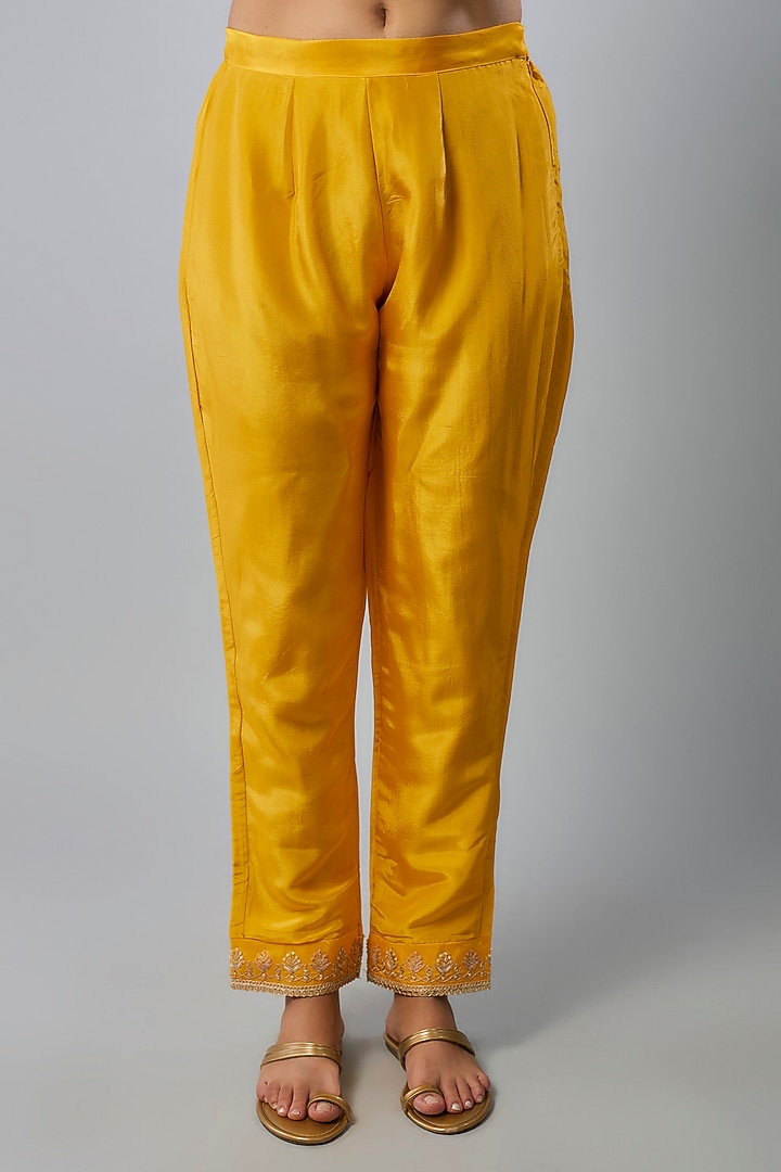 Yellow Pure Spun Silk Hand Embroidered Kurta Set by Yuvrani Jaipur at Pernia's Pop Up Shop