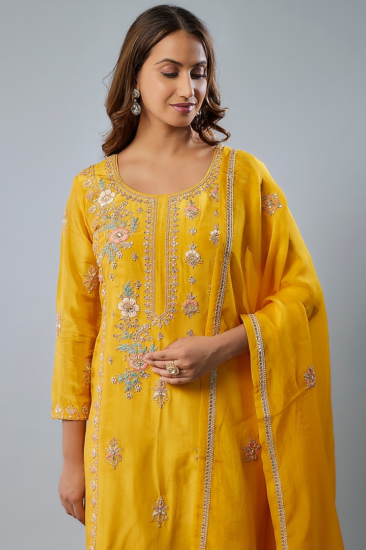 Yellow Pure Spun Silk Hand Embroidered Kurta Set by Yuvrani Jaipur at Pernia's Pop Up Shop