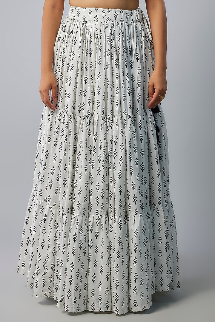 White Muslin Hand Block Printed Lehenga Set by Yuvrani Jaipur at Pernia's Pop Up Shop