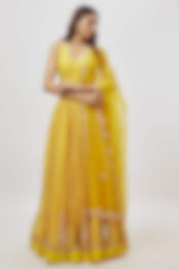 Yellow Chanderi Digital Printed & Dabka Embroidered Lehenga Set by Yuvrani Jaipur at Pernia's Pop Up Shop