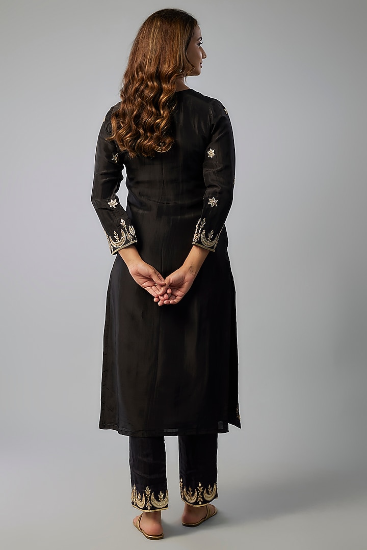 Black Pure Spun Silk Hand Embroidered Kurta Set by Yuvrani Jaipur at Pernia's Pop Up Shop