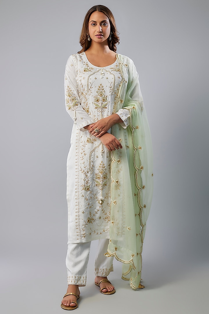 Ivory Spun Silk Hand Embroidered Kurta Set by Yuvrani Jaipur at Pernia's Pop Up Shop