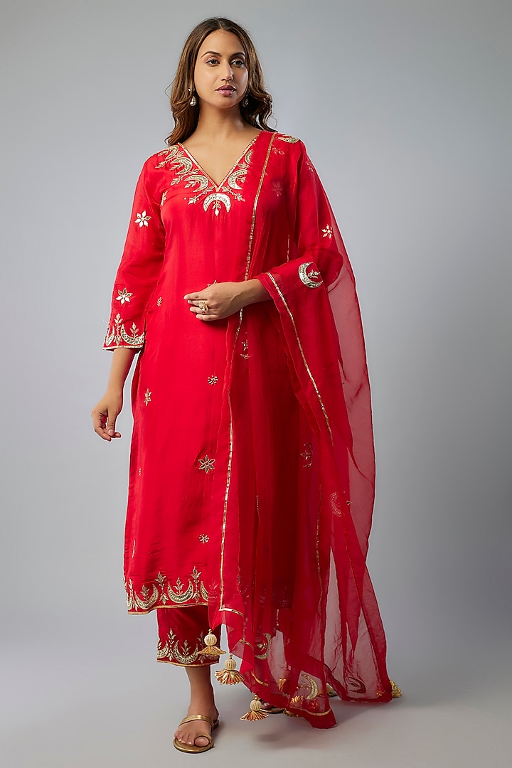 Red Pure Spun Silk Hand Embroidered Kurta Set by Yuvrani Jaipur at Pernia's Pop Up Shop