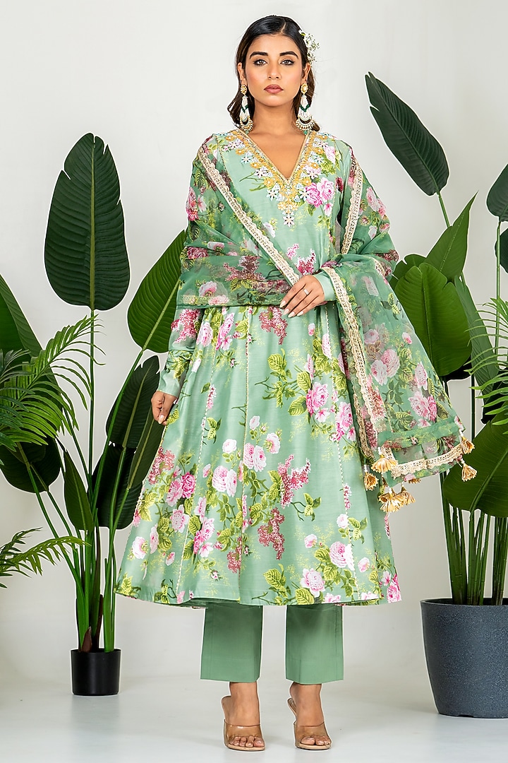 Green Chanderi Floral Printed & Embroidered Kurta Set by Yuvrani Jaipur at Pernia's Pop Up Shop