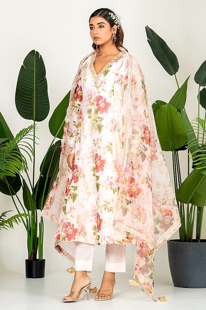 Pastel Peach Chanderi Floral Printed & Embroidered Kurta Set by Yuvrani Jaipur at Pernia's Pop Up Shop