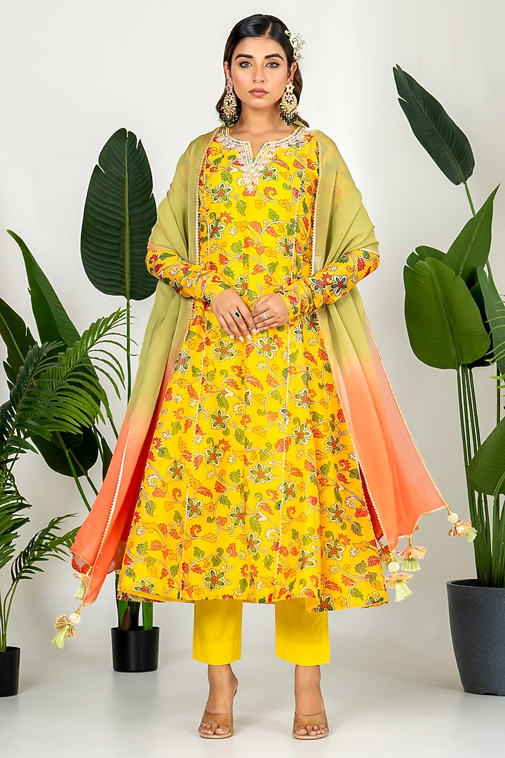 Yellow Chanderi Floral Printed & Embroidered Kurta Set by Yuvrani Jaipur at Pernia's Pop Up Shop
