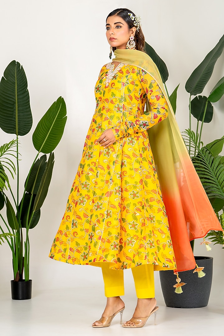 Yellow Chanderi Floral Printed & Embroidered Kurta Set by Yuvrani Jaipur at Pernia's Pop Up Shop