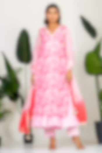 Blush Pink Chanderi Digital Floral Printed Kurta Set by Yuvrani Jaipur at Pernia's Pop Up Shop