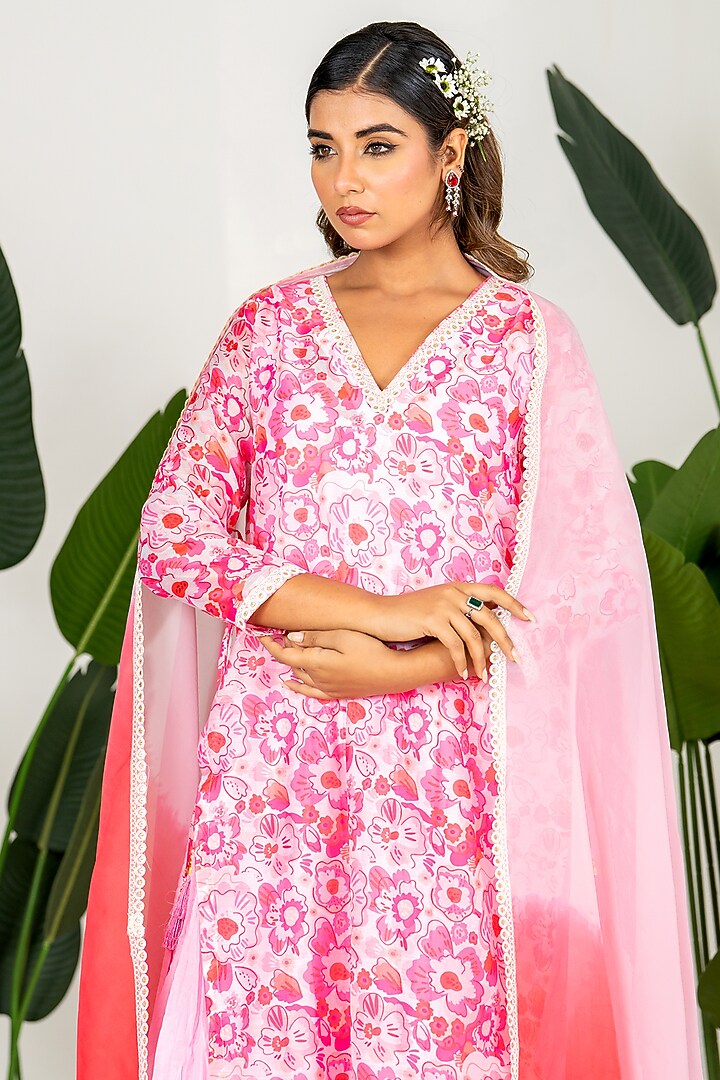 Blush Pink Chanderi Digital Floral Printed Kurta Set by Yuvrani Jaipur at Pernia's Pop Up Shop