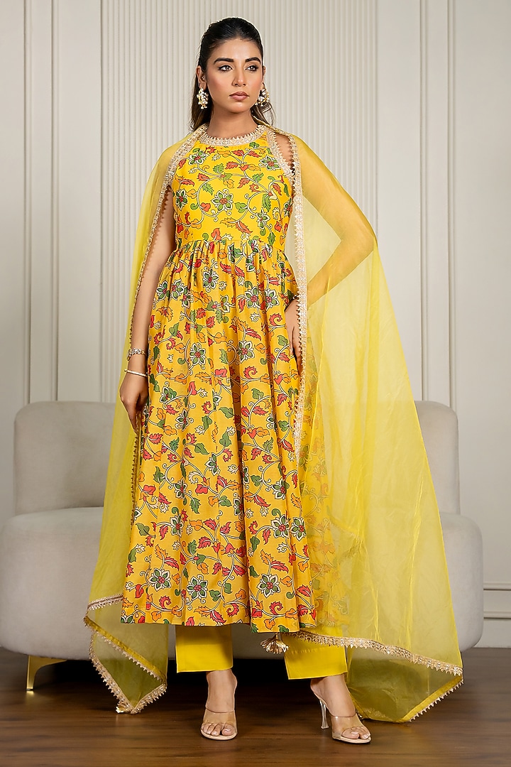 Yellow Chanderi Floral Printed & Lace Embroidered Anarkali Set by Yuvrani Jaipur at Pernia's Pop Up Shop