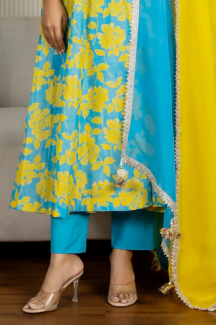 Teal Blue Chanderi Floral Printed & Lace Embroidered Anarkali Set by Yuvrani Jaipur at Pernia's Pop Up Shop