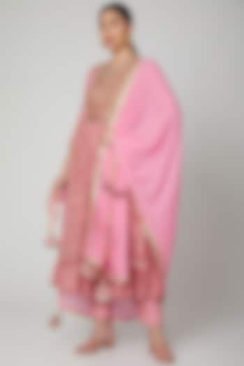 Blush Pink Printed & Embroidered Kurta Set by Yuvrani Jaipur
