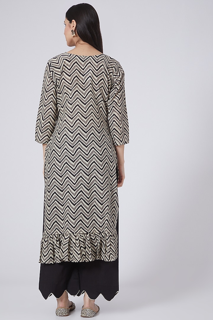 Black Embroidered Kurta Set by Yuvrani Jaipur at Pernia's Pop Up Shop