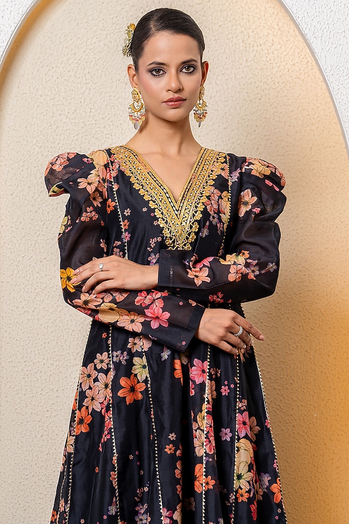 Black Chanderi Digital Floral Printed & Hand Embroidered Kurta Set by Yuvrani Jaipur at Pernia's Pop Up Shop