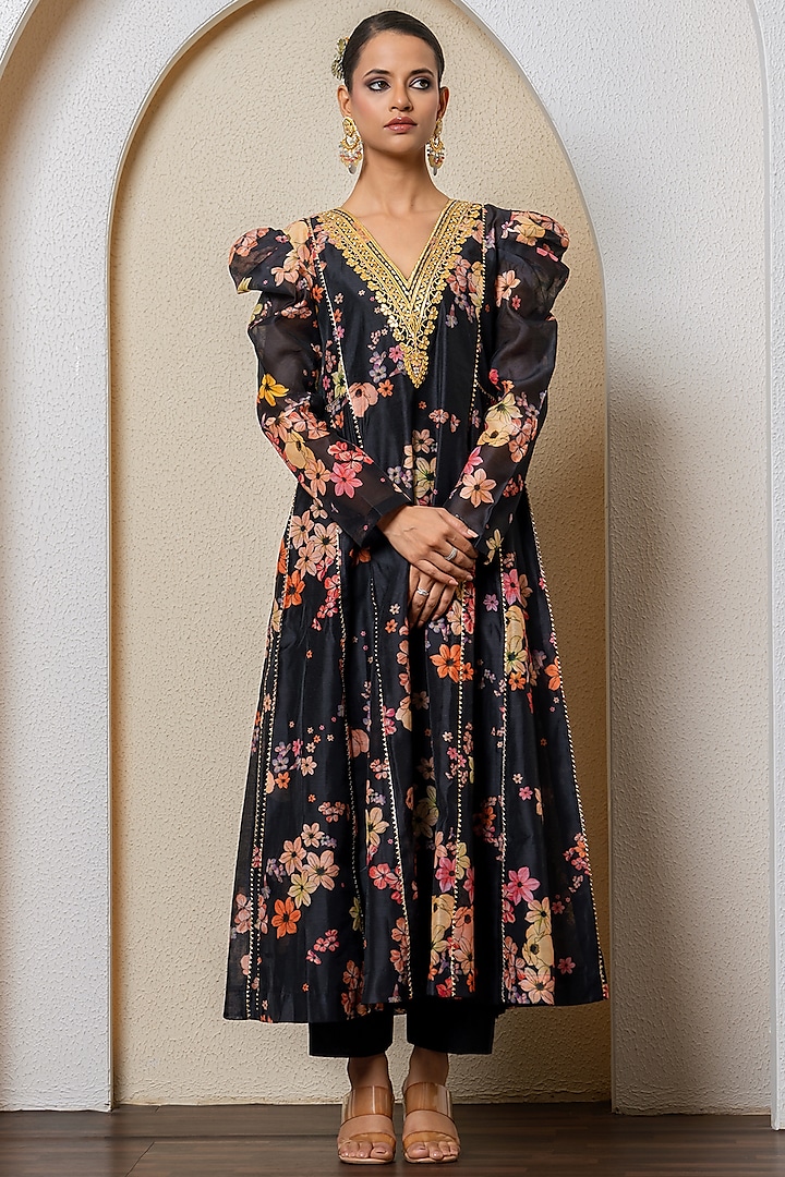 Black Chanderi Digital Floral Printed & Hand Embroidered Kurta Set by Yuvrani Jaipur at Pernia's Pop Up Shop