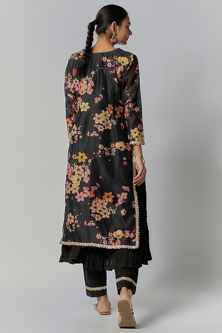 Black Chanderi Floral Printed Kurta Set by Yuvrani Jaipur at Pernia's Pop Up Shop