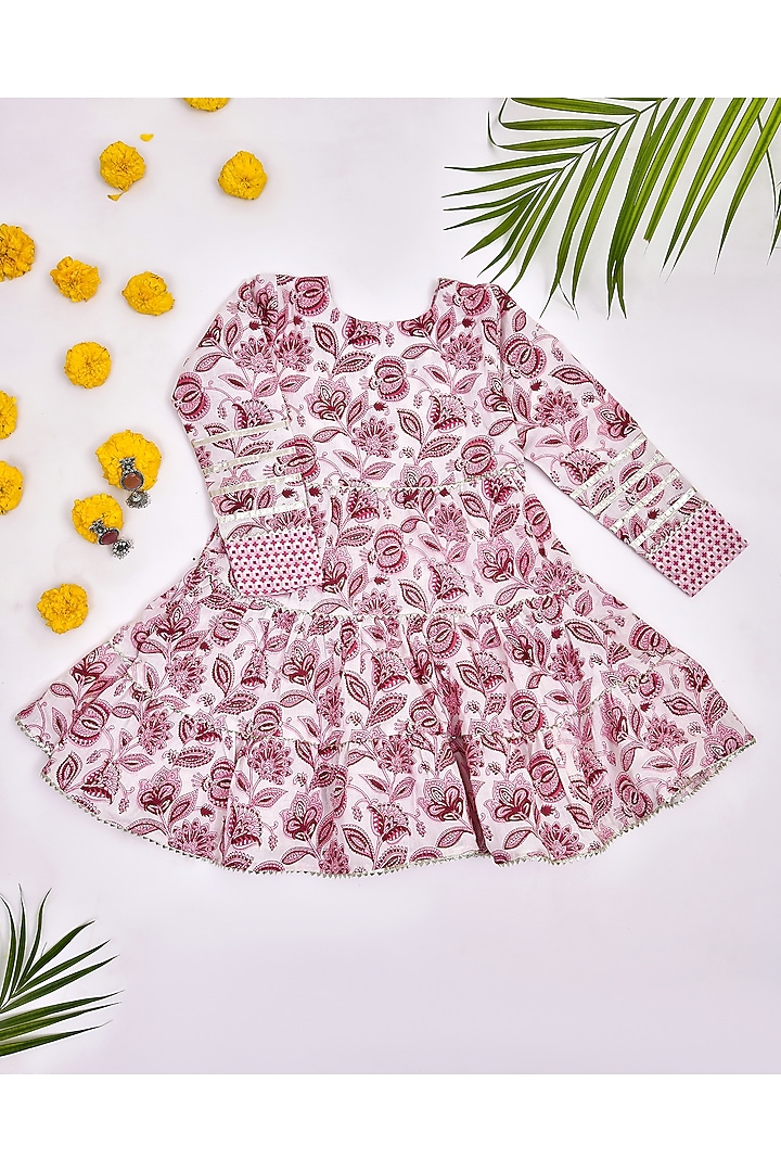 White & Pink Cotton Floral Printed Kurta Set For Girls by Yuvrani Jaipur Kidswear at Pernia's Pop Up Shop