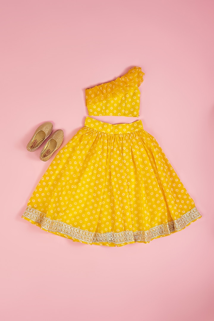 Yellow Chanderi Flared Lehenga Set For Girls by Yuvrani Jaipur Kidswear at Pernia's Pop Up Shop