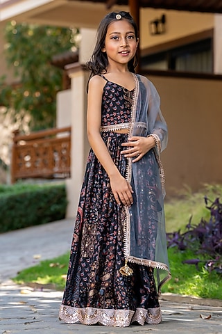 Grey & Black Muslin Floral Printed Lehenga Set For Girls by Yuvrani Jaipur Kidswear