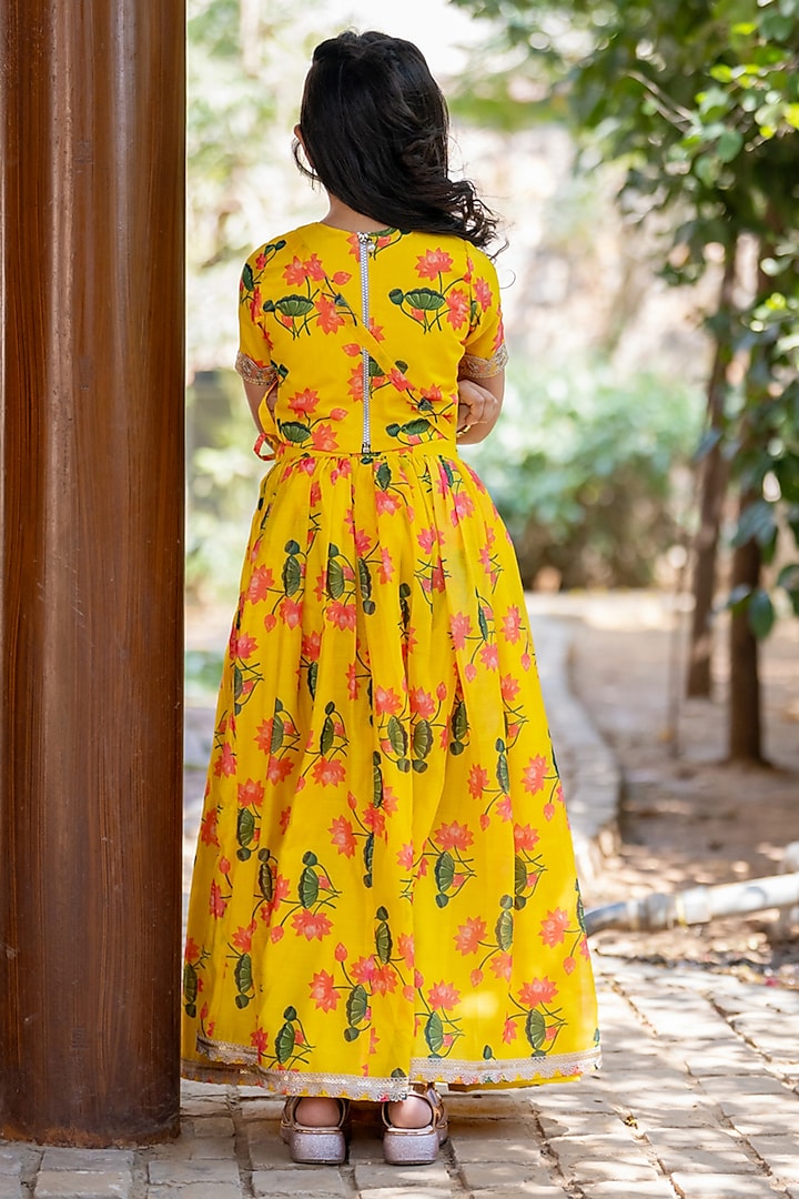 Yellow Chanderi Floral Printed Lehenga Set For Girls by Yuvrani Jaipur Kidswear at Pernia's Pop Up Shop