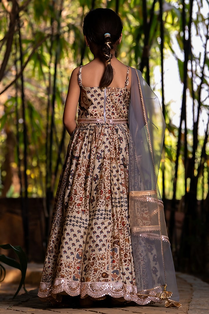 Grey Muslin Floral Printed Lehenga Set For Girls by Yuvrani Jaipur Kidswear at Pernia's Pop Up Shop