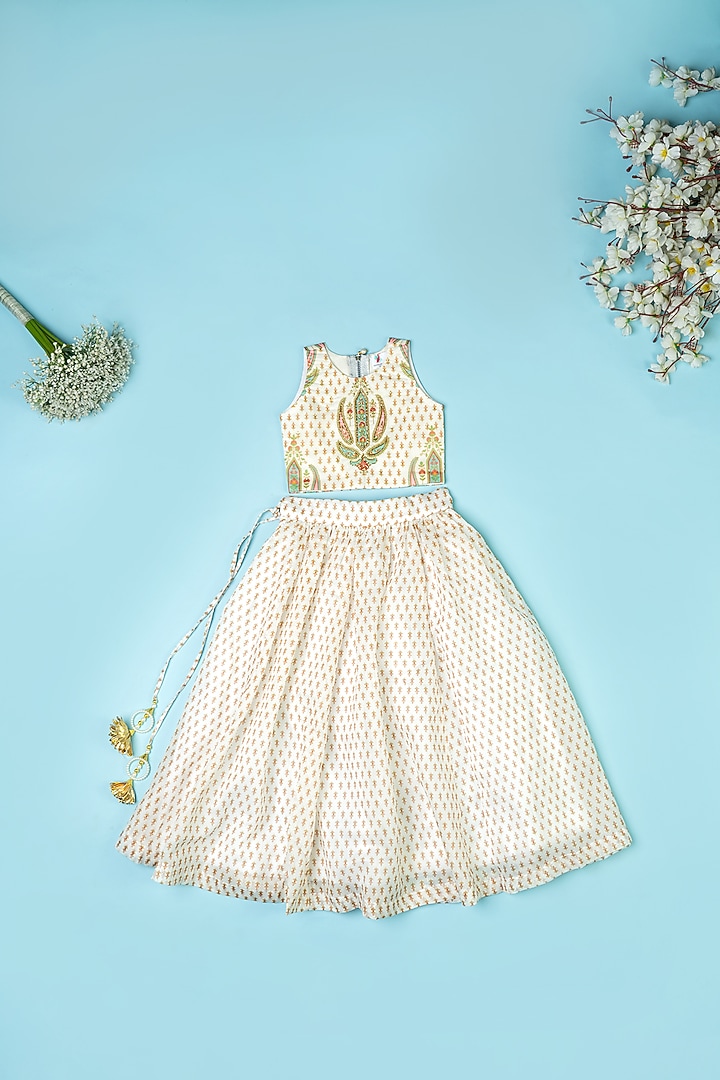 Ivory Chanderi Flared Lehenga Set For Girls by Yuvrani Jaipur Kidswear at Pernia's Pop Up Shop