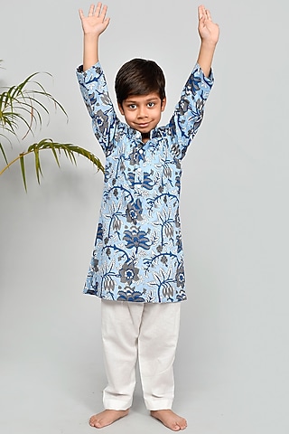 Ivory Cotton Floral Printed Kurta Set For Boys by Yuvrani Jaipur Kidswear