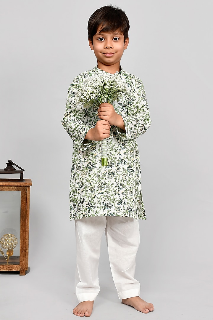 Green Printed Kurta Set For Boys by Yuvrani Jaipur Kidswear
