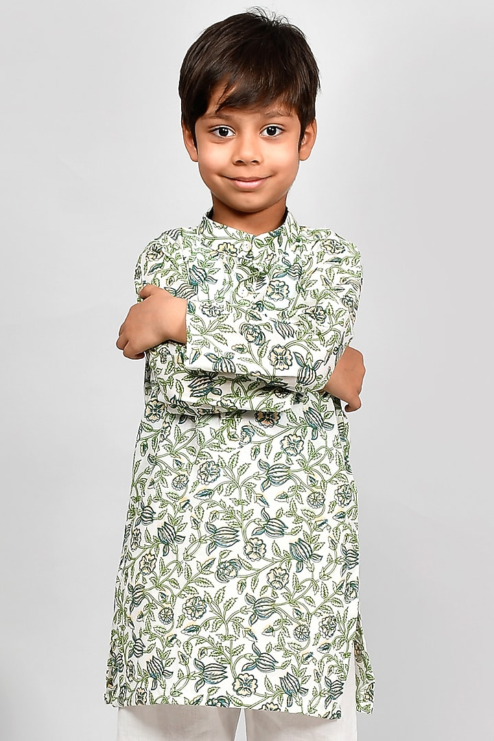 Ivory Cotton Floral Printed Kurta Set For Boys by Yuvrani Jaipur Kidswear at Pernia's Pop Up Shop