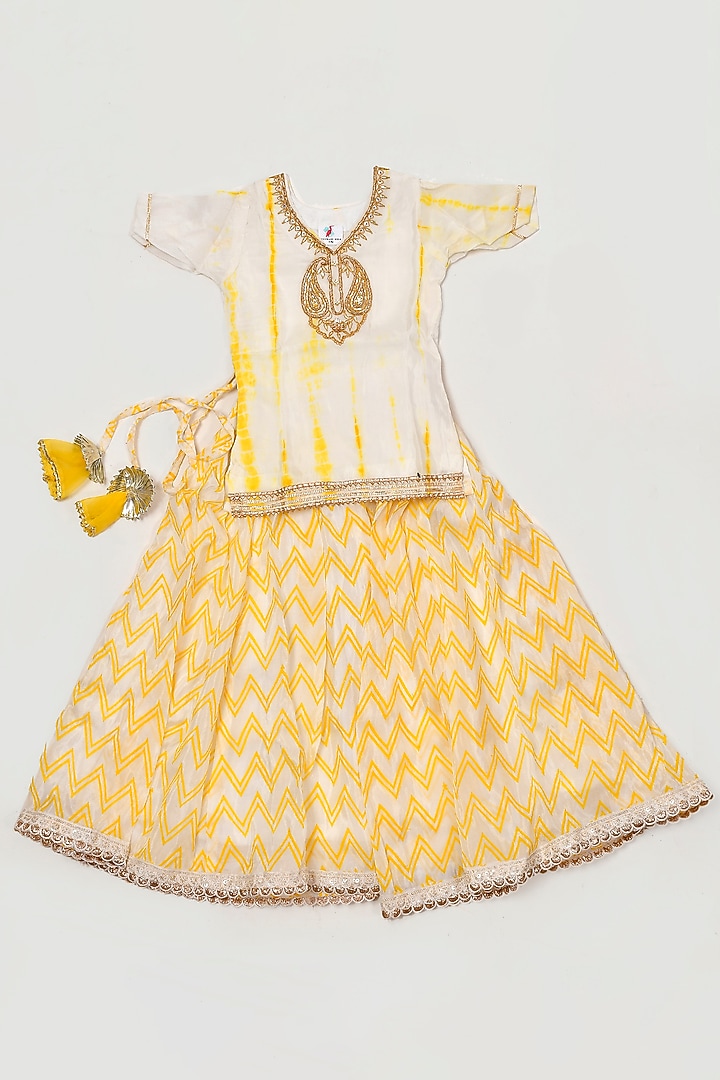 Ivory & Butter Yellow Printed Lehenga Set For Girls by Yuvrani Jaipur Kidswear at Pernia's Pop Up Shop