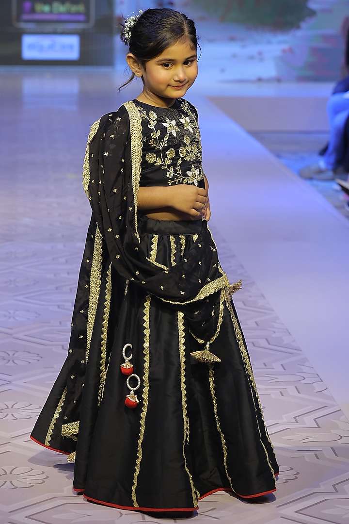 Black Taffeta Silk Lehenga Set For Girls by Yuvrani Jaipur Kidswear at Pernia's Pop Up Shop