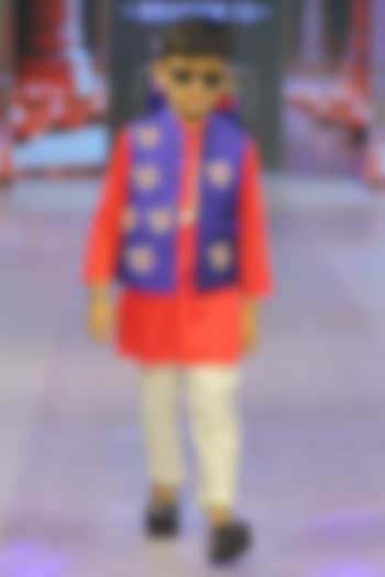 Navy Blue Taffeta Silk Hand Embroidered Nehru Jacket Set For Boys by Yuvrani Jaipur Kidswear at Pernia's Pop Up Shop