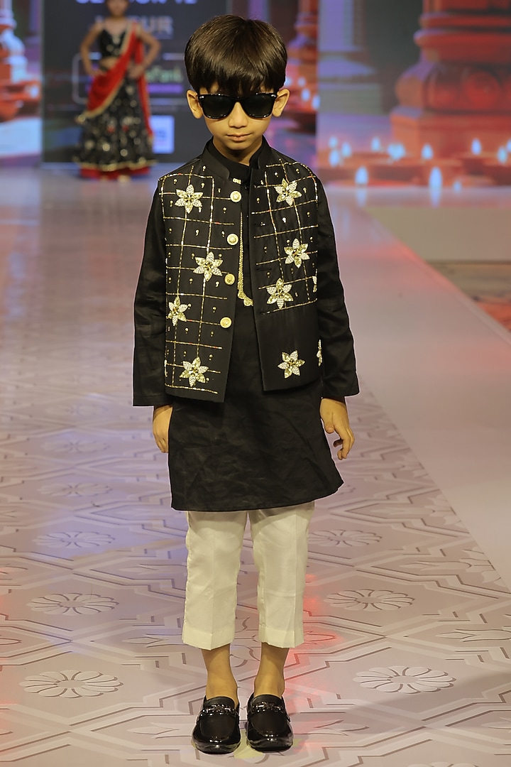 Black Taffeta Silk Hand Embroidered Nehru Jacket Set For Boys by Yuvrani Jaipur Kidswear at Pernia's Pop Up Shop