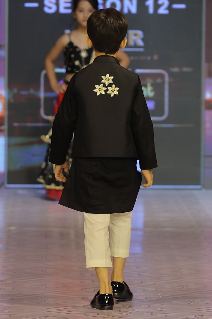 Black Taffeta Silk Hand Embroidered Nehru Jacket Set For Boys by Yuvrani Jaipur Kidswear at Pernia's Pop Up Shop