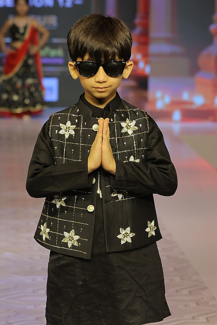 Black Taffeta Silk Hand Embroidered Nehru Jacket Set For Boys by Yuvrani Jaipur Kidswear at Pernia's Pop Up Shop