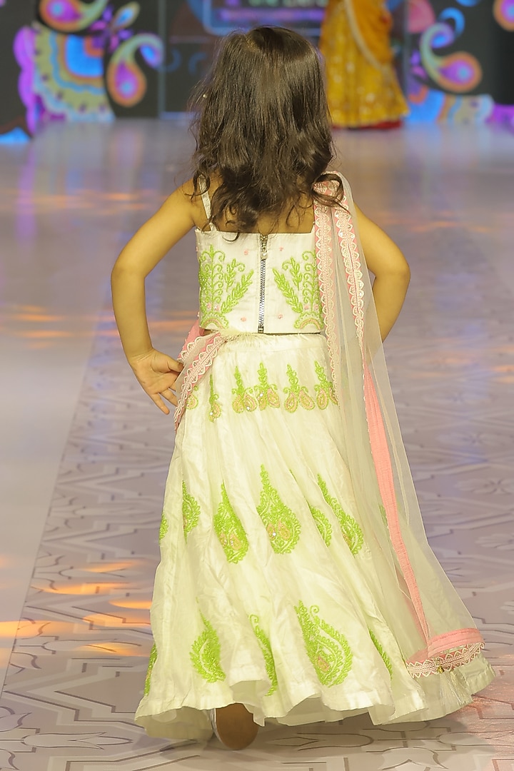 Ivory Pure Spun Hand Embroidered Lehenga Set For Girls by Yuvrani Jaipur Kidswear at Pernia's Pop Up Shop