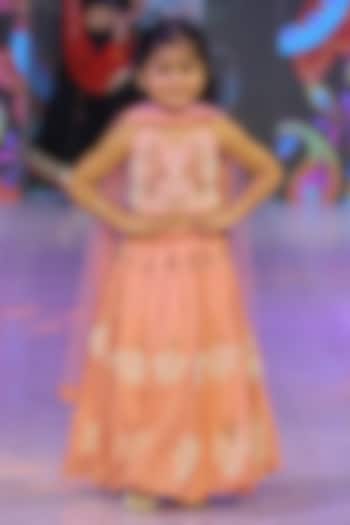 Onion Pink Pure Spun Hand Embroidered Lehenga Set For Girls by Yuvrani Jaipur Kidswear at Pernia's Pop Up Shop