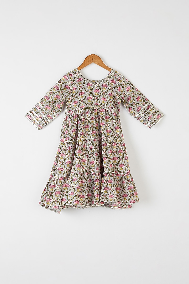 Grey & White Printed Kurta Set For Girls by Yuvrani Jaipur Kidswear at Pernia's Pop Up Shop