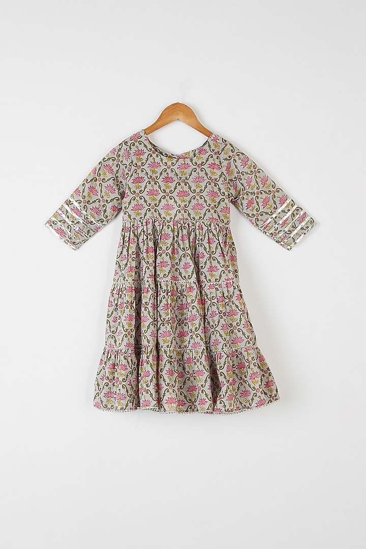 Grey & White Printed Kurta Set For Girls by Yuvrani Jaipur Kidswear at Pernia's Pop Up Shop