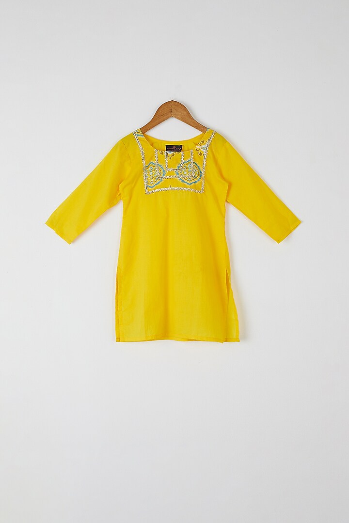 Yellow Embroidered Kurta Set For Girls by Yuvrani Jaipur Kidswear at Pernia's Pop Up Shop