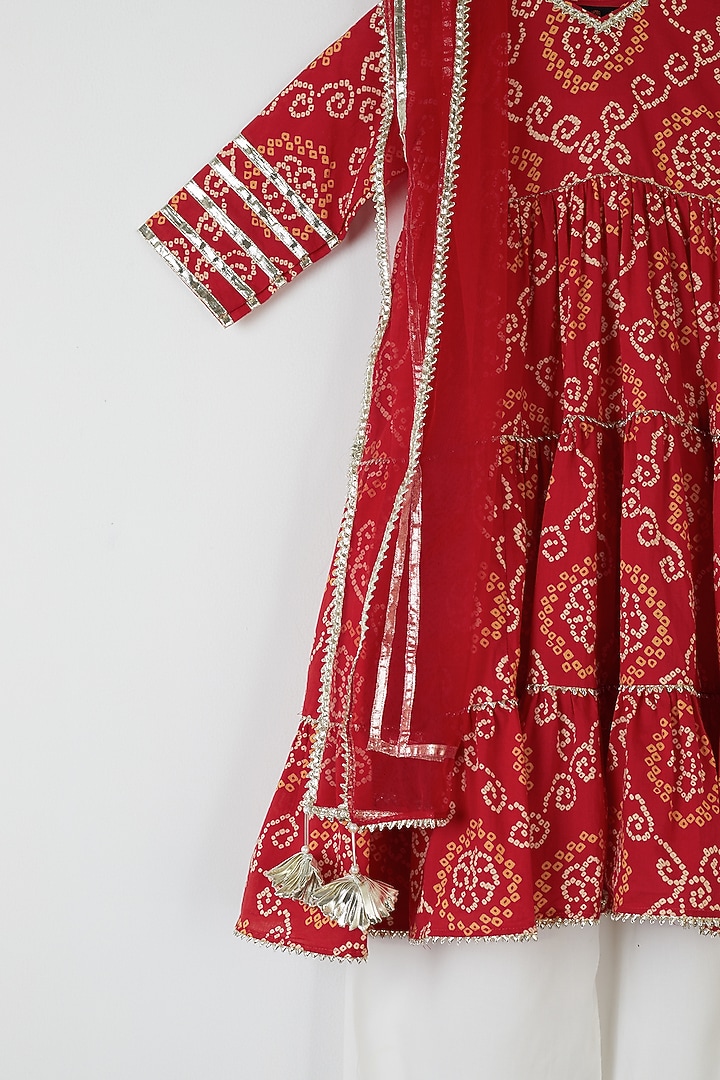 Red Bandhej Kurta Set For Girls by Yuvrani Jaipur Kidswear at Pernia's Pop Up Shop