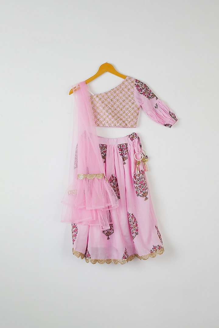 Pink Floral Printed Lehenga Set For Girls by Yuvrani Jaipur Kidswear at Pernia's Pop Up Shop