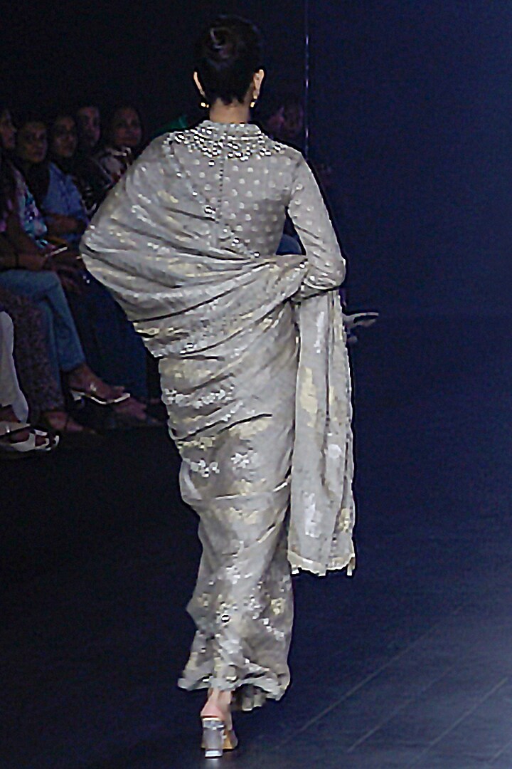 Grey Chanderi Zardosi Embroidered Reception Saree Set by Yaksi Deepthi Reddy at Pernia's Pop Up Shop