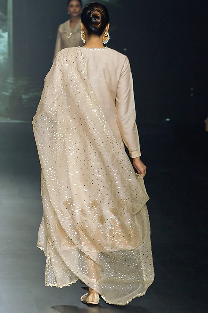 Light Gold Tussar Applique Embroidered Kurta Set by Yaksi Deepthi Reddy at Pernia's Pop Up Shop
