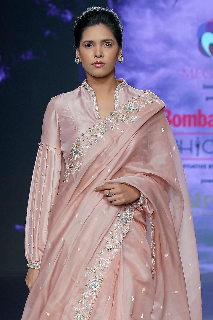 Peach Chanderi Zardosi Embellished Reception Saree Set by Yaksi Deepthi Reddy at Pernia's Pop Up Shop
