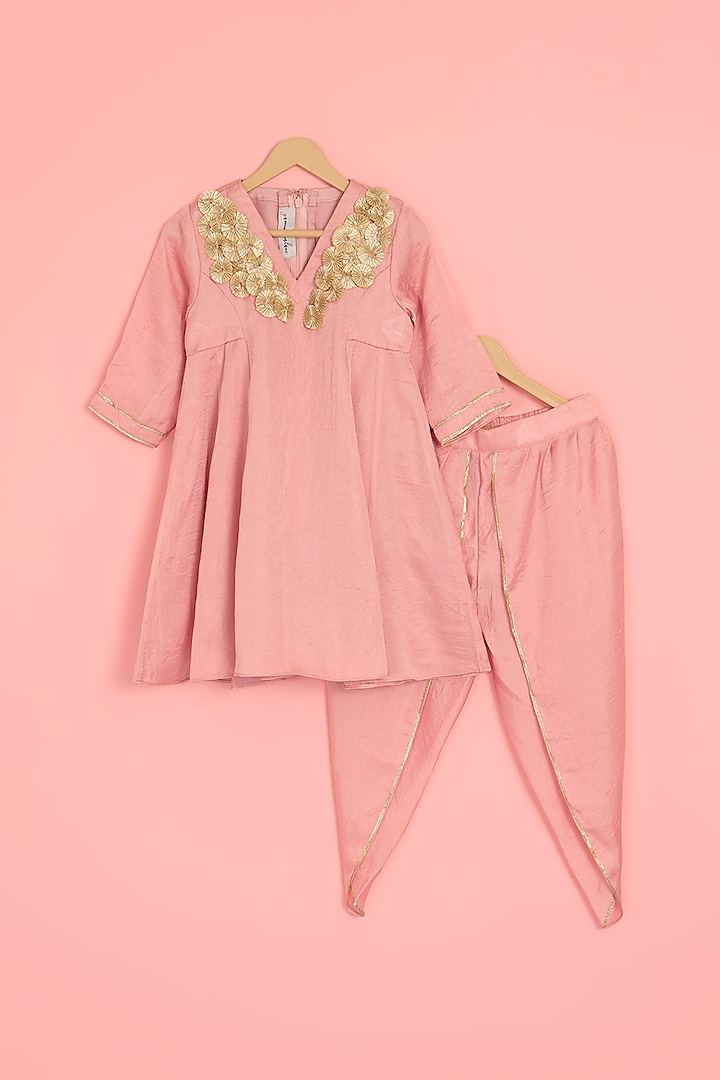 Onion Pink Silk Floral Embroidered Kurta Set For Girls by YMKids at Pernia's Pop Up Shop