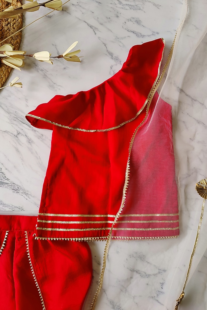Red Summer Silk Ruffled One-Shoulder Kurta Set For Girls by YMKids at Pernia's Pop Up Shop
