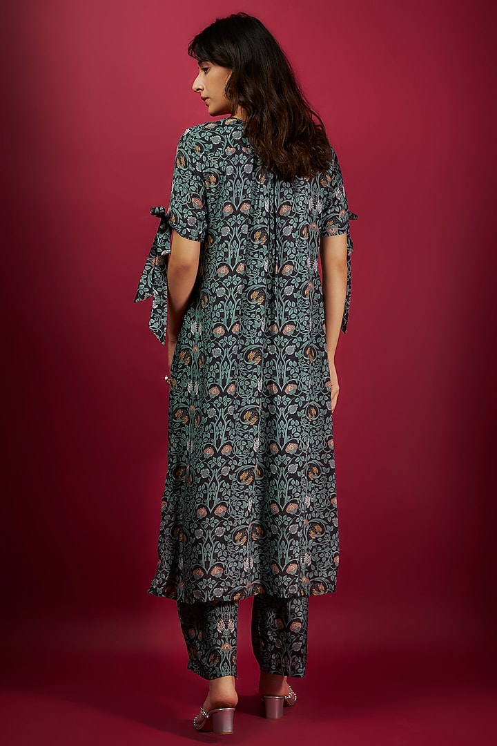 Black Pure Muslin Printed & Embroidered Kurta Set by Yogita Kadam at Pernia's Pop Up Shop