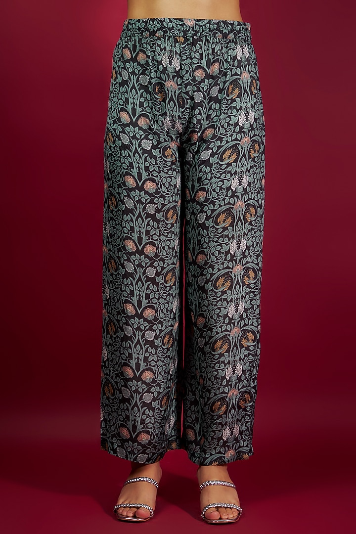 Black Pure Muslin Printed & Embroidered Kurta Set by Yogita Kadam at Pernia's Pop Up Shop